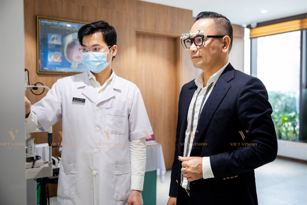 trong-kinh-ca-nhan-hoa-essilor