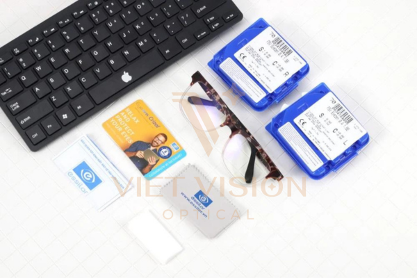 The-bao-hanh-trong-kinh-essilor 
